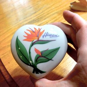 Hawaii jewelry box made in Japan- vintage